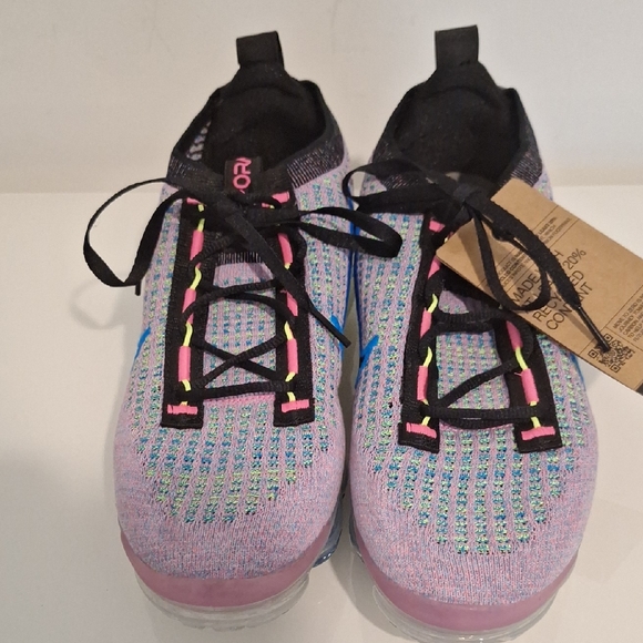 Nike Shoes - Nike Air Vapor Max Sneakers